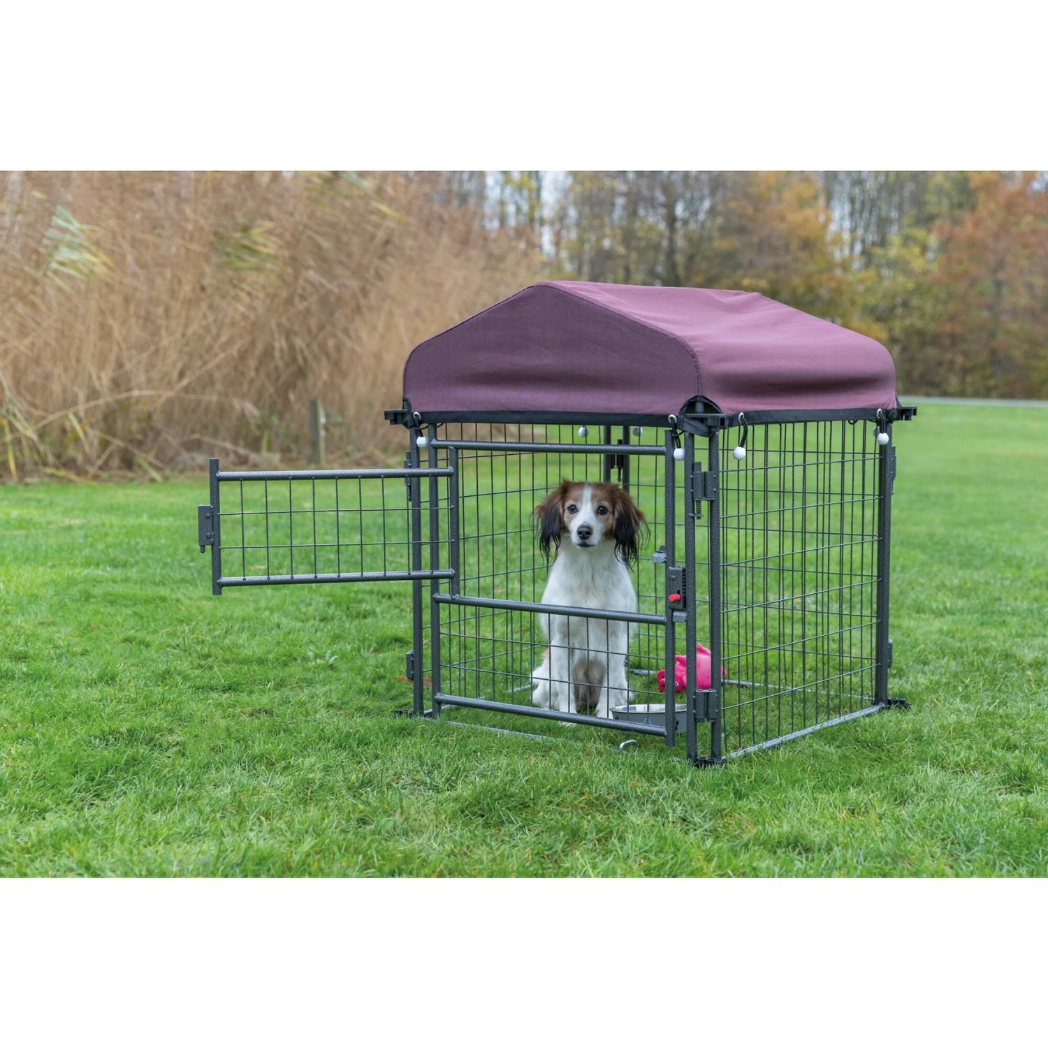 TRIXIE Deluxe Outdoor Dog Kennel With Cover & Secure Lock, Black/Burgundy - Image 2