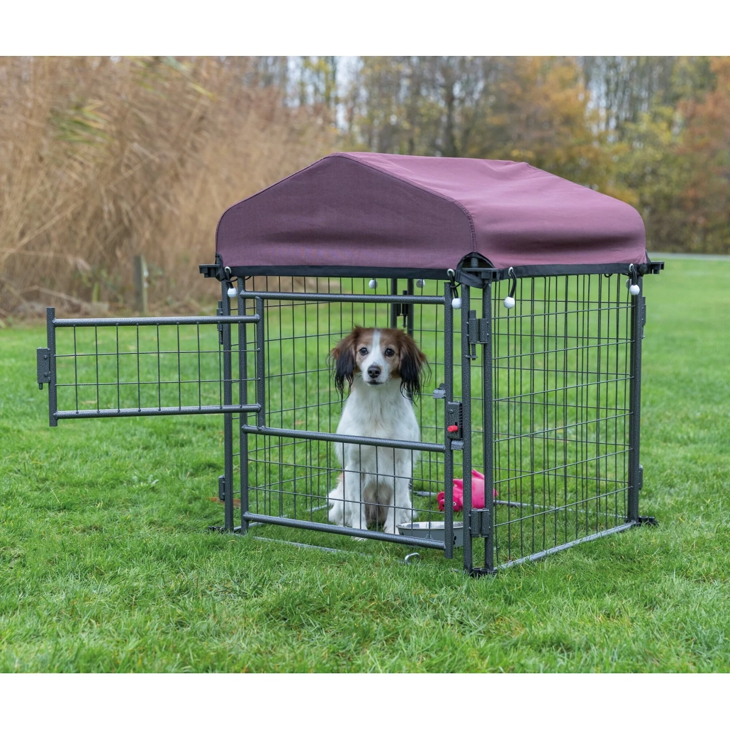 TRIXIE Deluxe Outdoor Dog Kennel With Cover & Secure Lock, Black/Burgundy - Image 3
