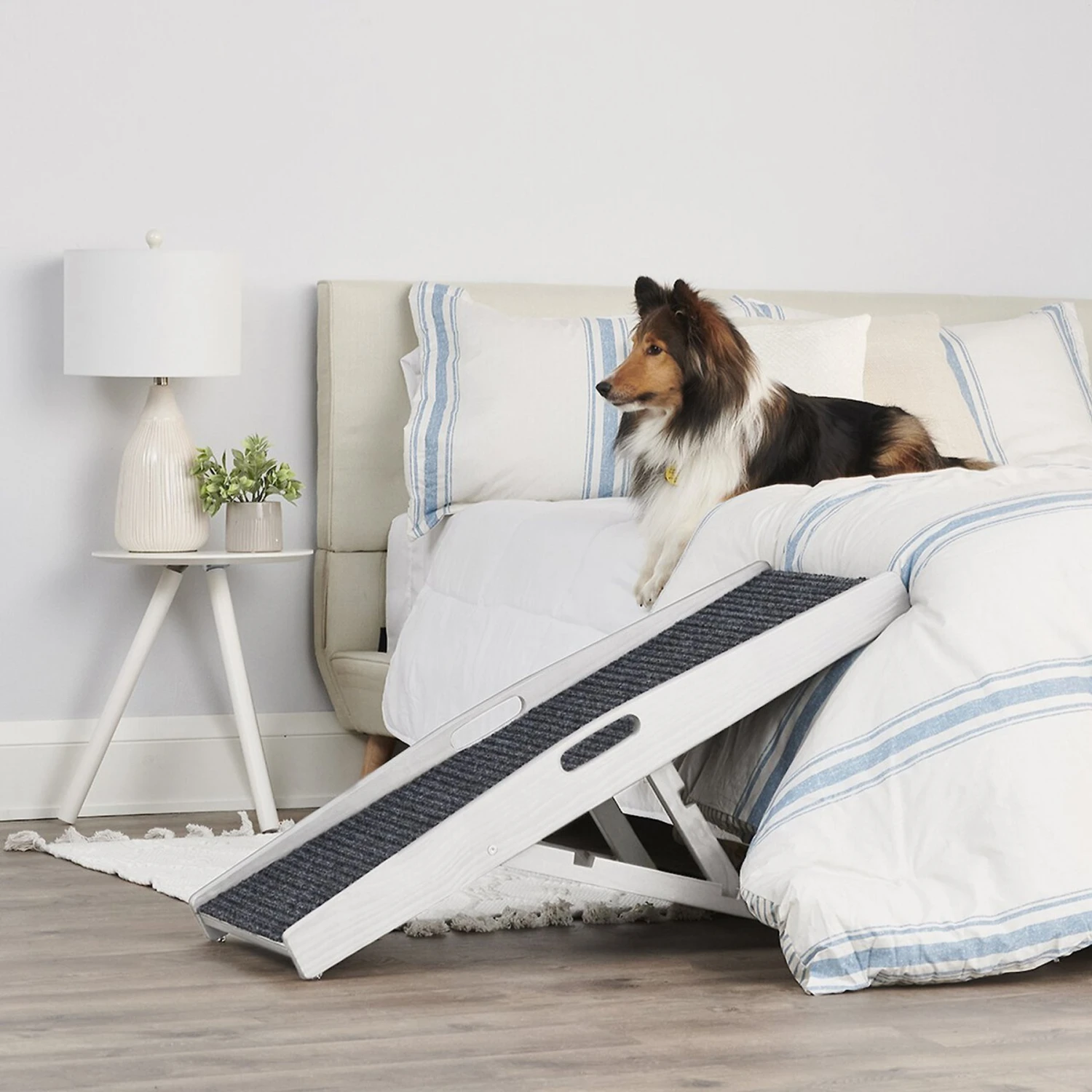 Carlson Pet Products Heritage & Home Indoor Wooden Cat & Dog Ramp, Rustic White - Image 3